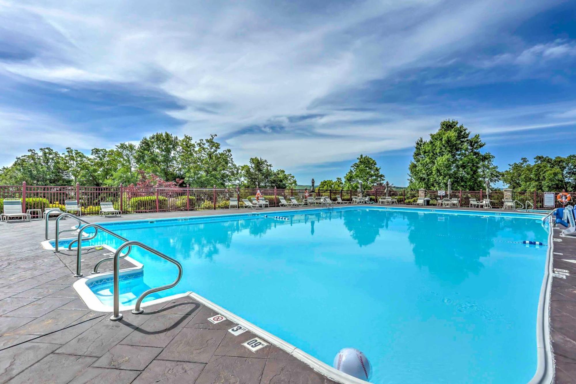 Ground-Floor Branson Condo With Community Perks Exterior photo